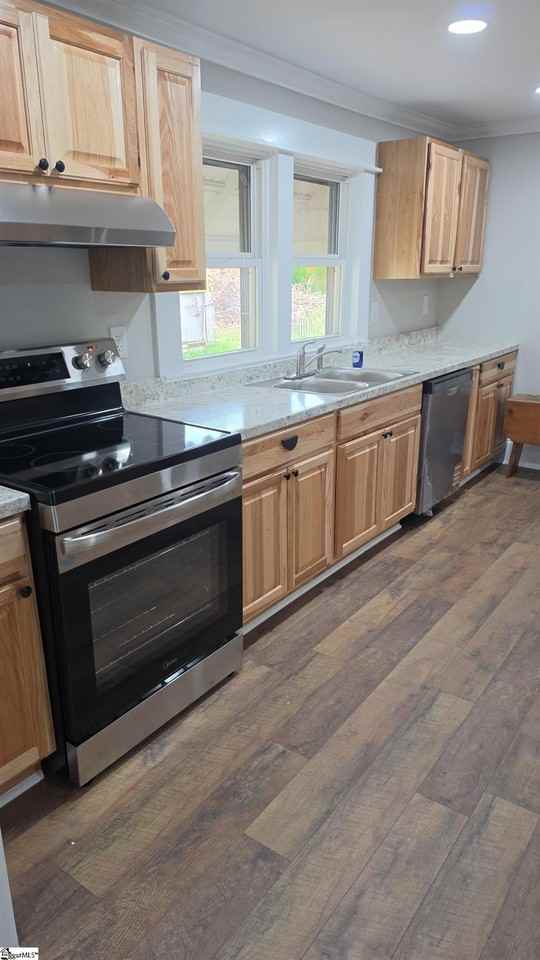 713 Garlington Rd - Photo 3 of 8