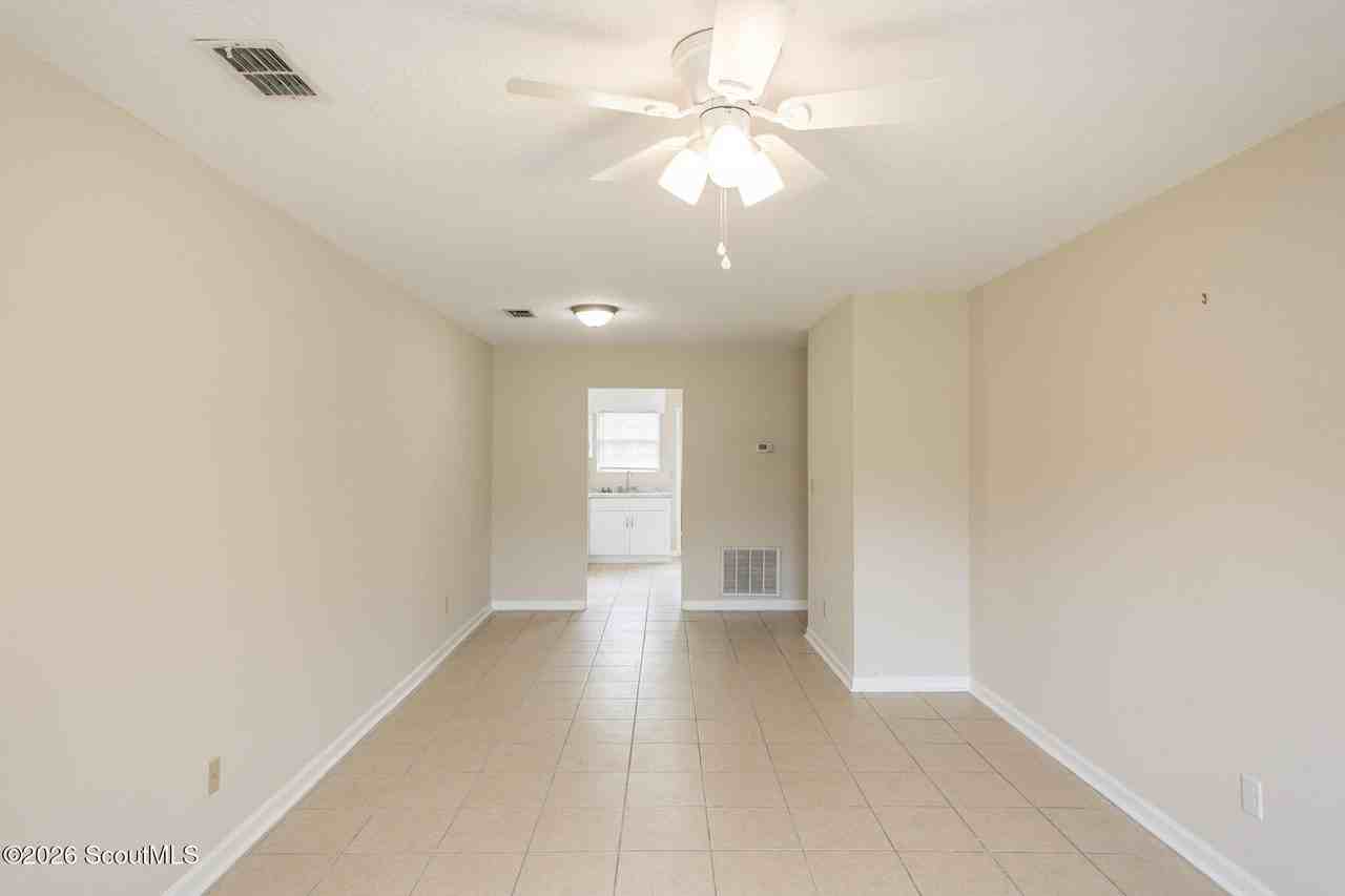 1955 Elaine Ave - Photo 4 of 19