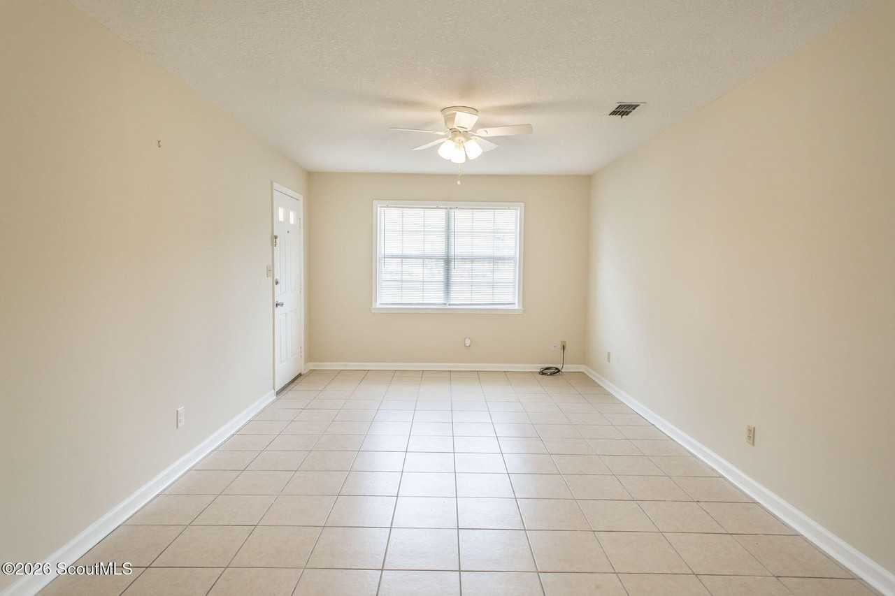 1955 Elaine Ave - Photo 5 of 19