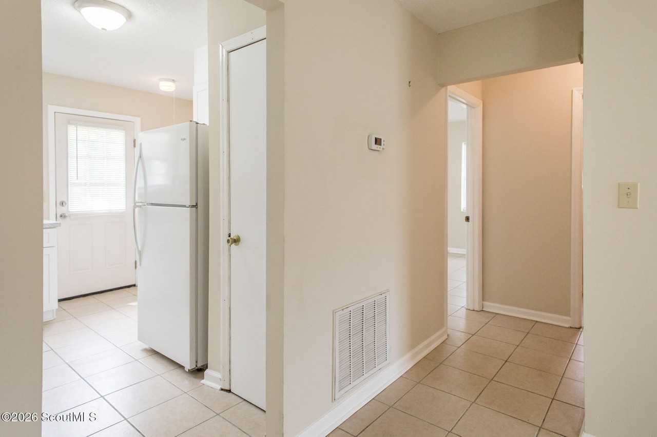 1955 Elaine Ave - Photo 6 of 19