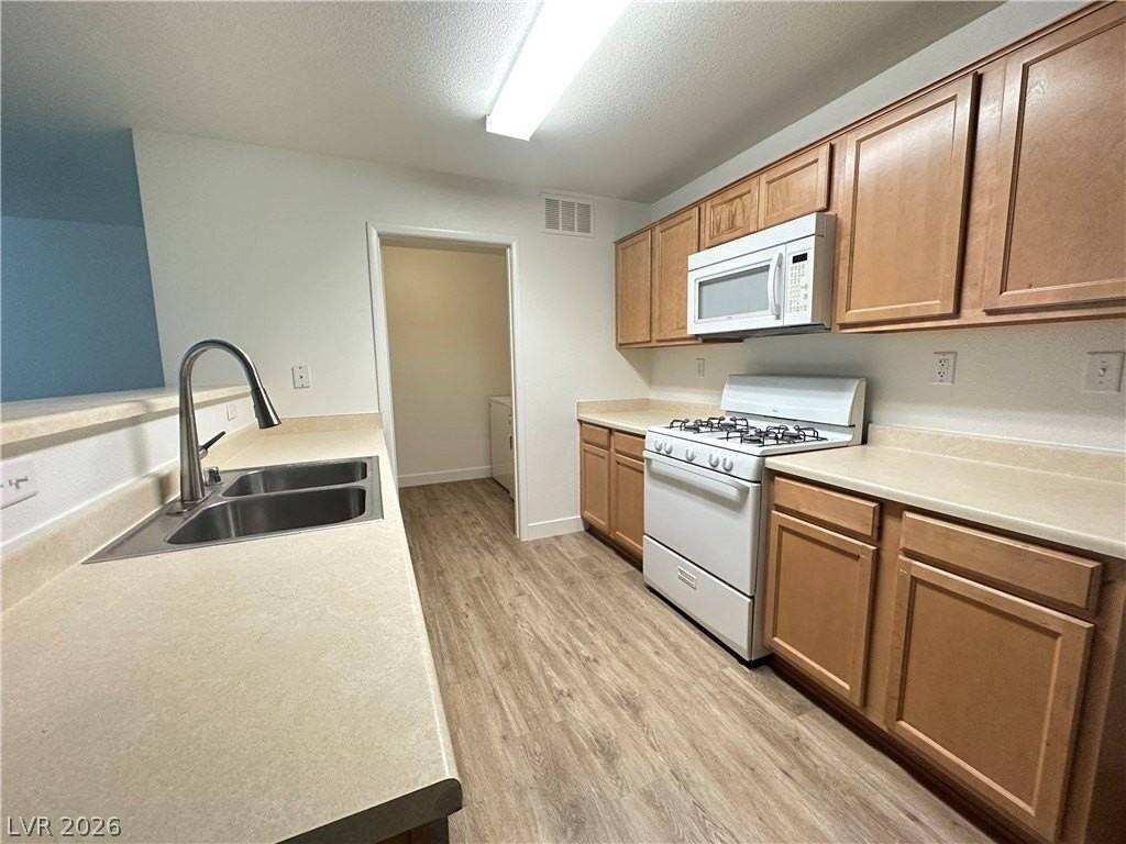 3192 Mist Effect Ave - Photo 6 of 23