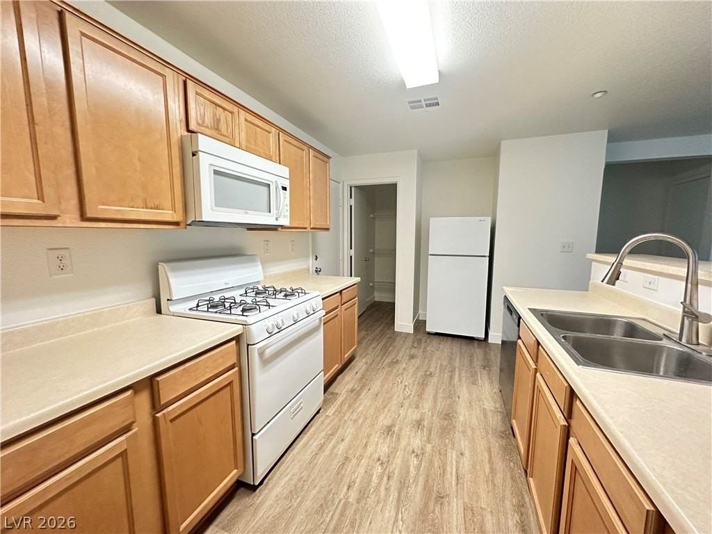 3192 Mist Effect Ave - Photo 7 of 23