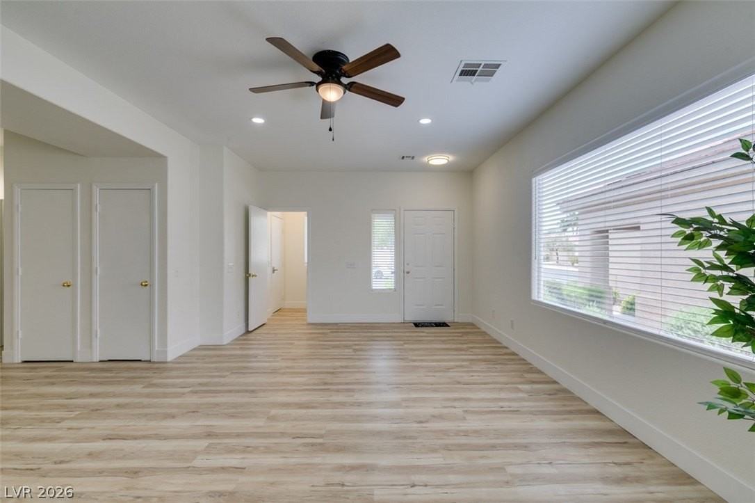 10959 Pumpkin Ridge Ave - Photo 5 of 46
