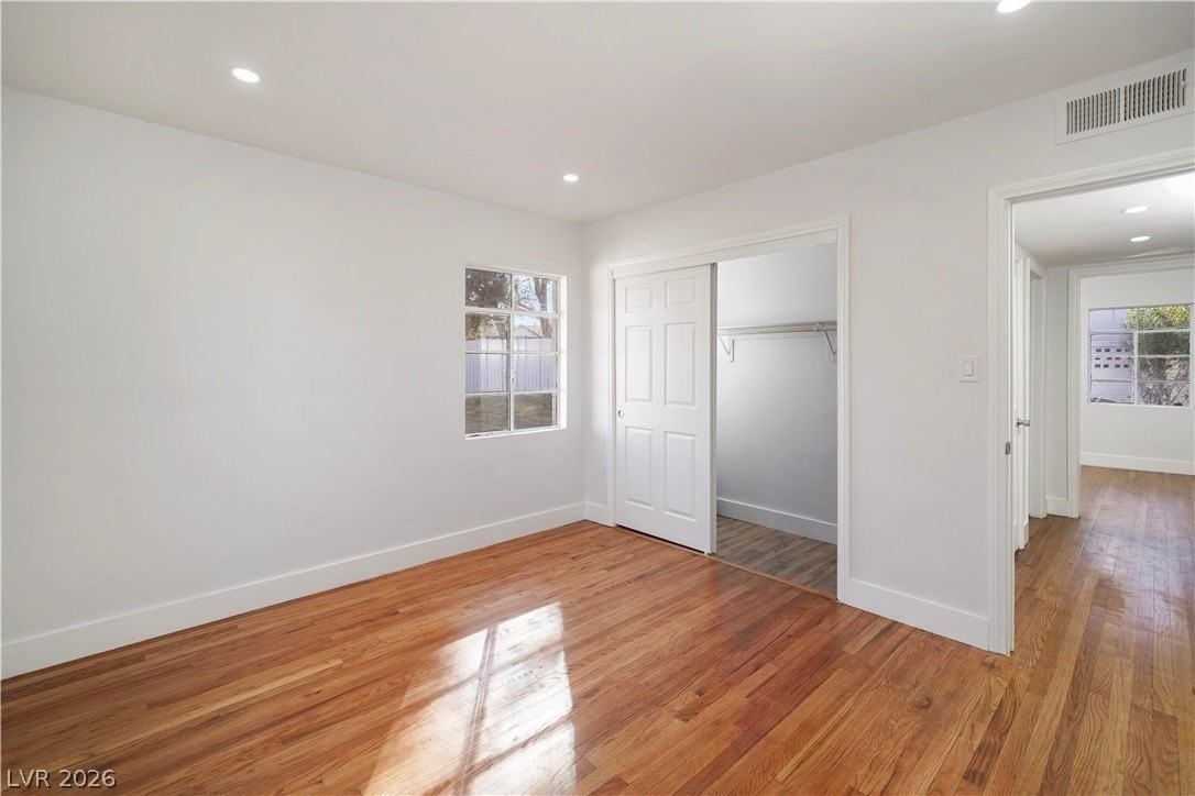 1140 Hillside Pl - Photo 4 of 20