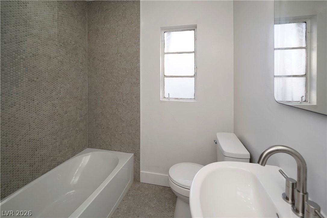 1140 Hillside Pl - Photo 5 of 20