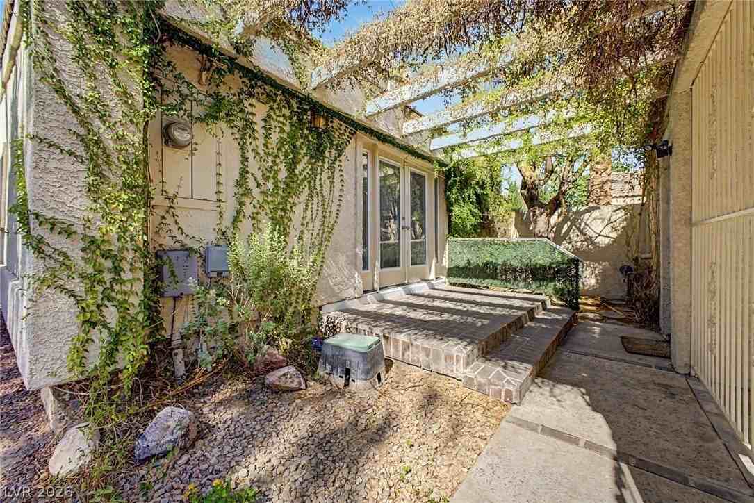 3145 Bel Air Dr - Photo 6 of 26
