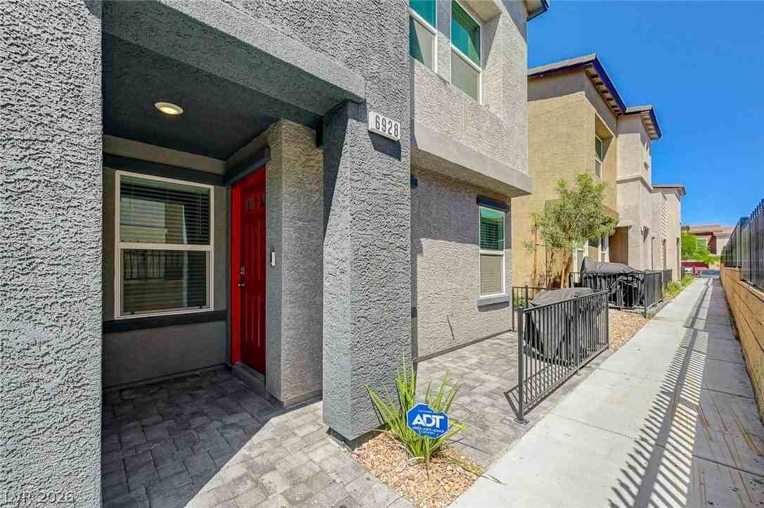 6928 Honor Hill St - Photo 6 of 50