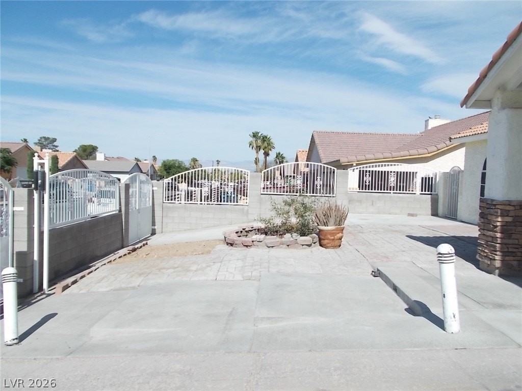 6080 Desert Sun Dr - Photo 2 of 28