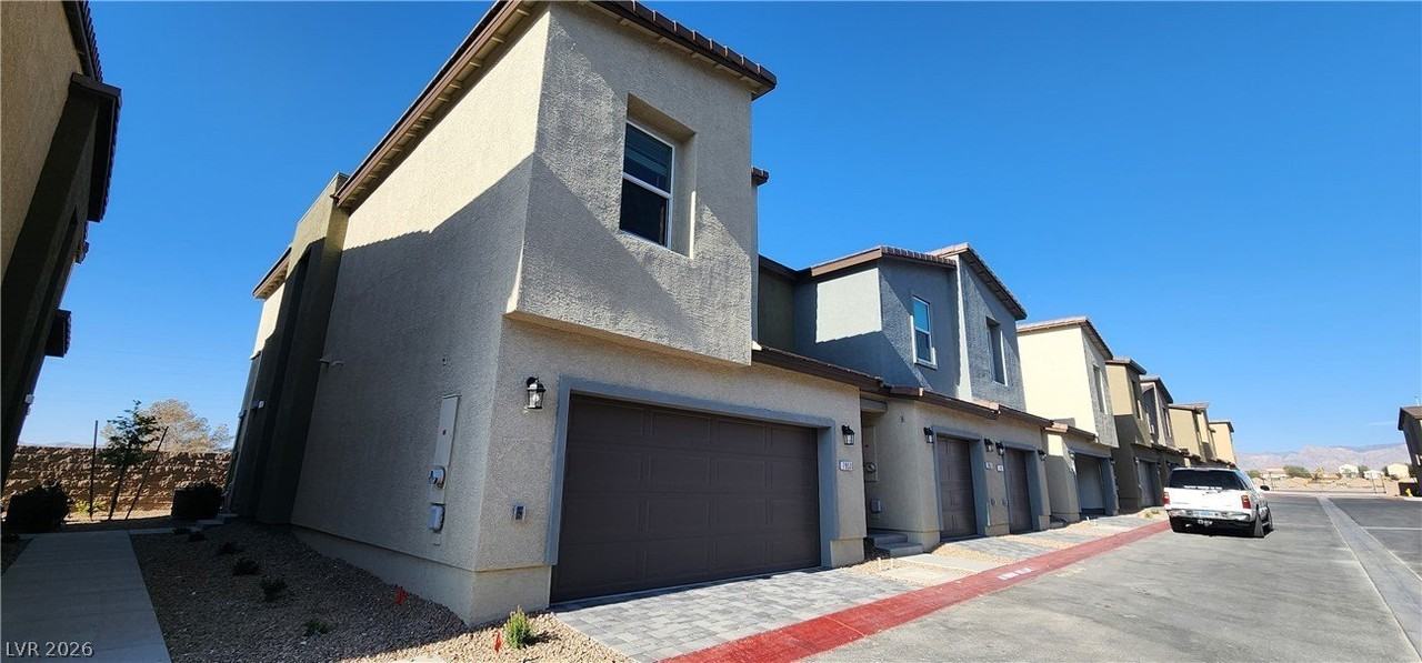 7953 Whisper Words Ave - Photo 2 of 35