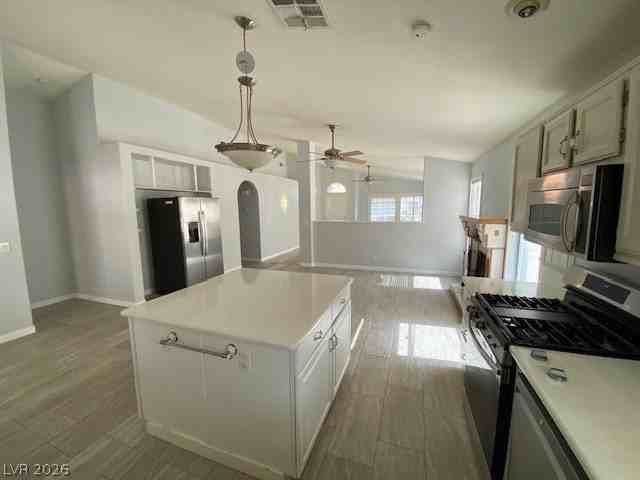 8220 James Grayson Dr - Photo 6 of 15