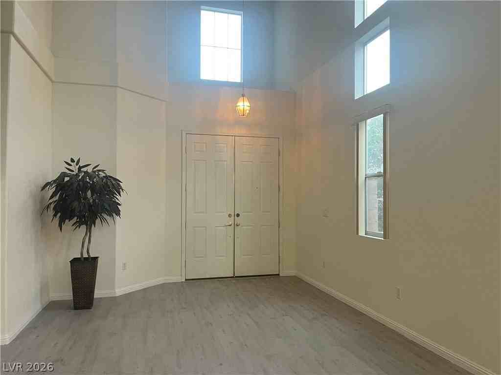3889 Palm Island Ct - Photo 3 of 34