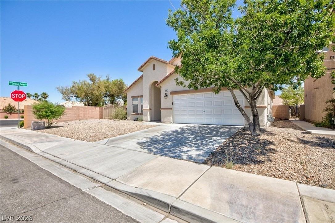 2598 Highland Cliff Dr - Photo 2 of 38