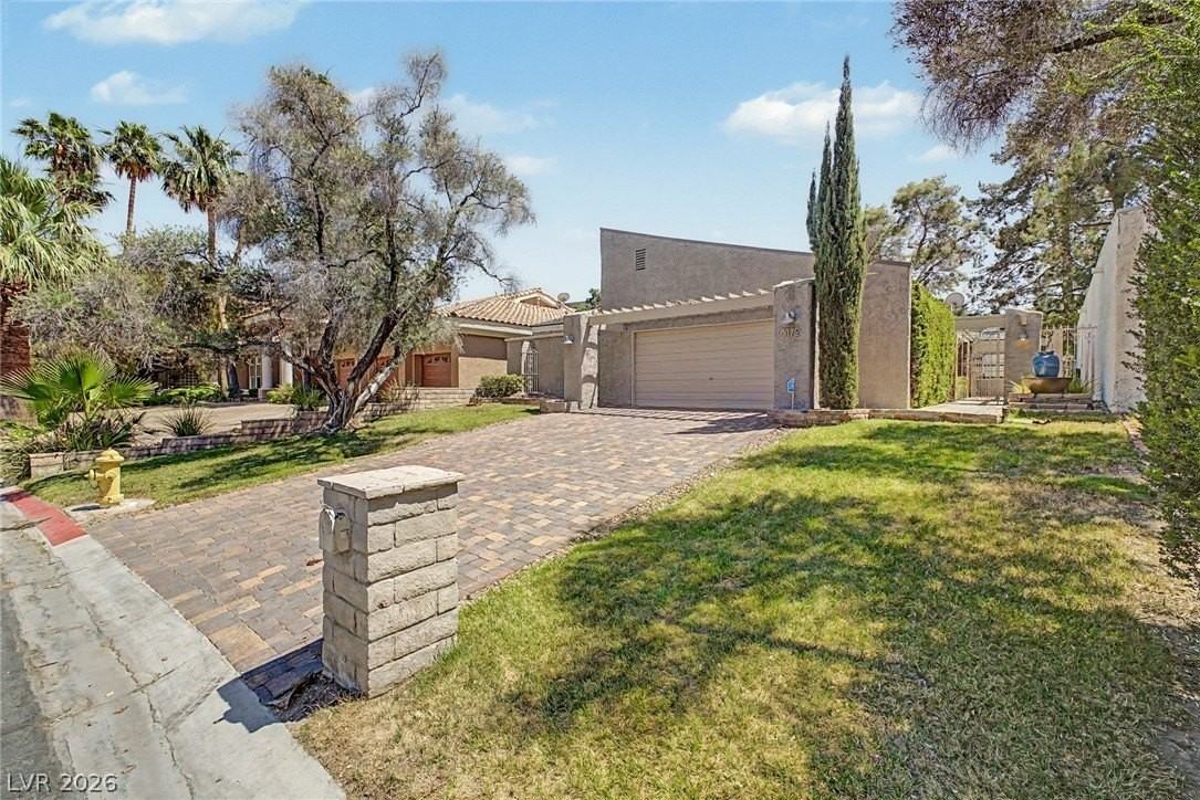 3172 Bel Air Dr - Photo 3 of 38