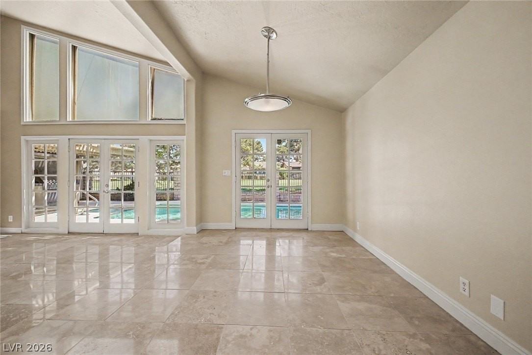 3172 Bel Air Dr - Photo 6 of 38