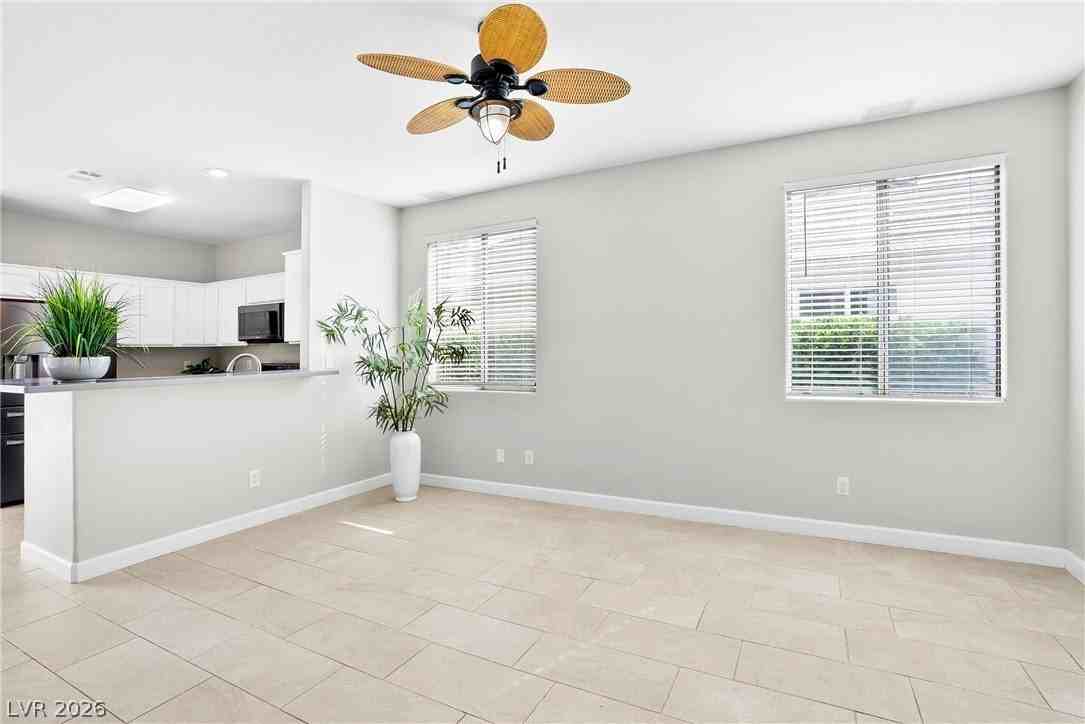 8824 Iron Hitch Ave - Photo 5 of 29