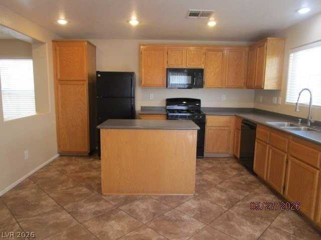 7168 Neches Ave - Photo 6 of 26