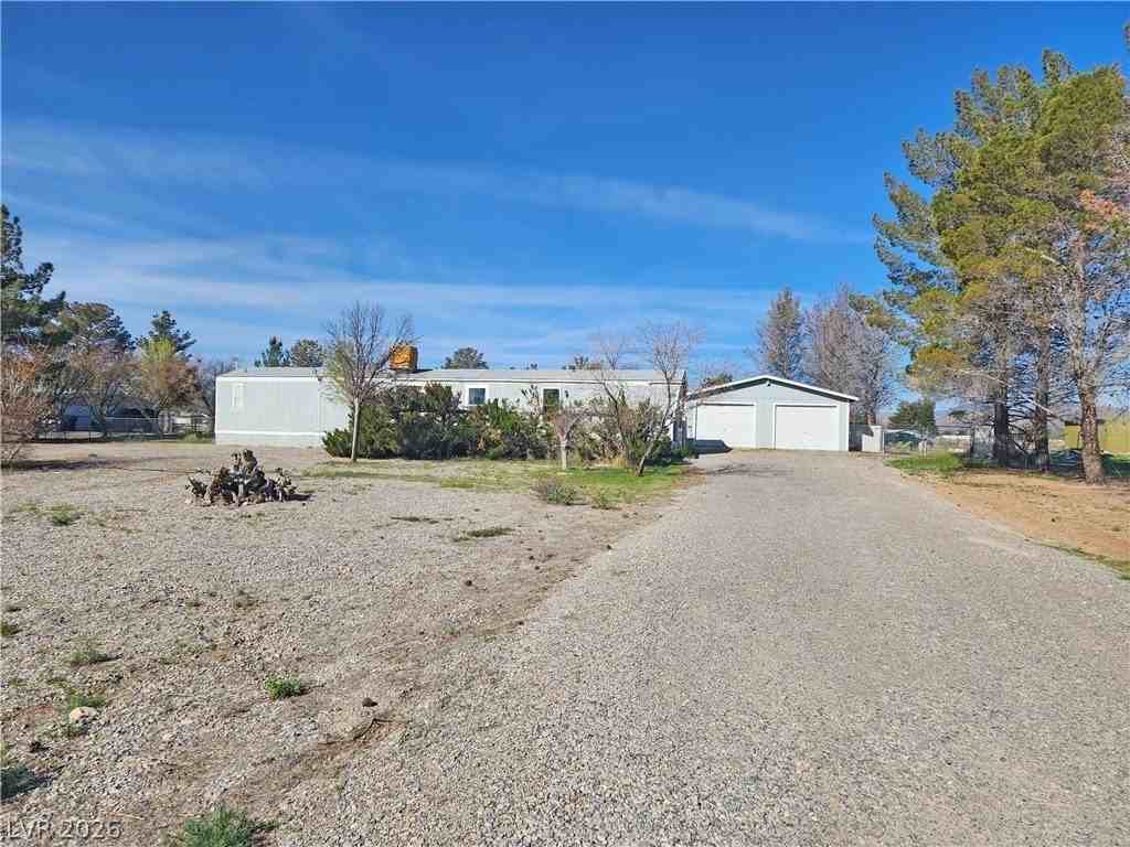 80 Stanley Dr - Photo 2 of 19