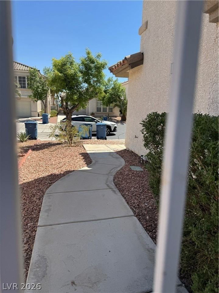 8412 Diamond Dust Dr - Photo 2 of 11