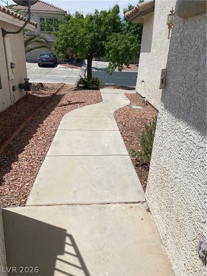 8412 Diamond Dust Dr - Photo 3 of 11