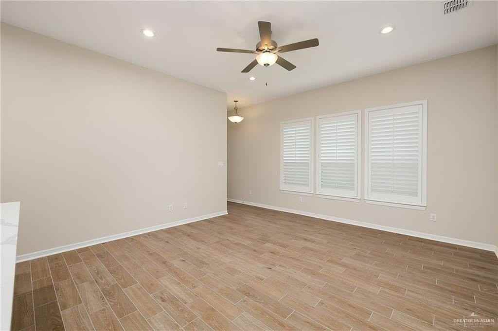 10333 N 15th St - Photo 2 of 27