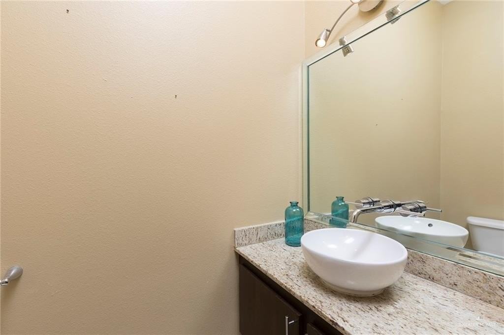 2037 S 45th St - Photo 5 of 32