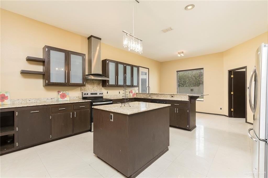 2037 S 45th St - Photo 6 of 32