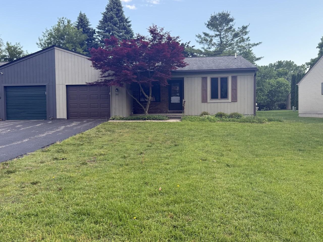 741 Woods Ct - Photo 2 of 30