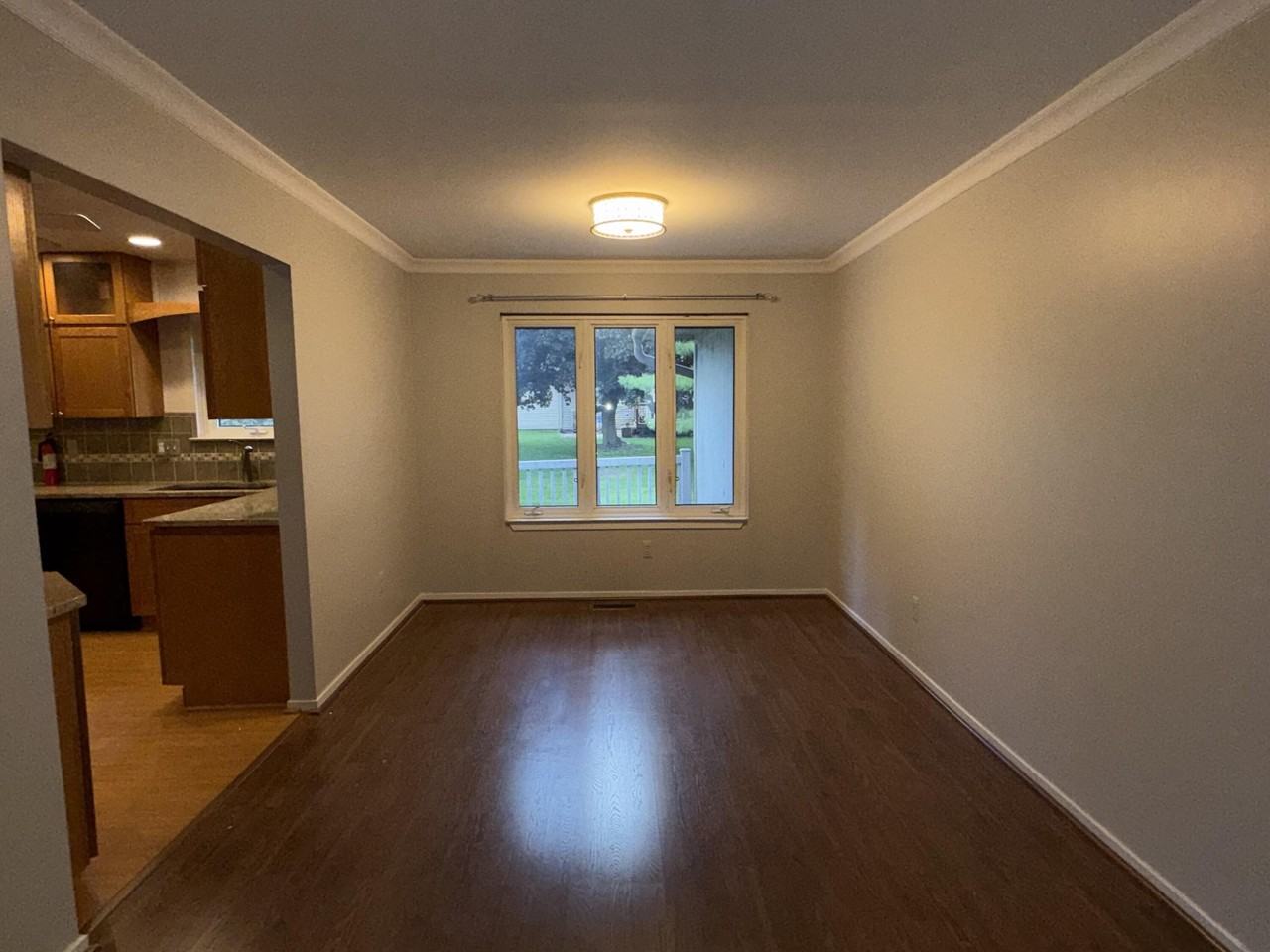 741 Woods Ct - Photo 4 of 30