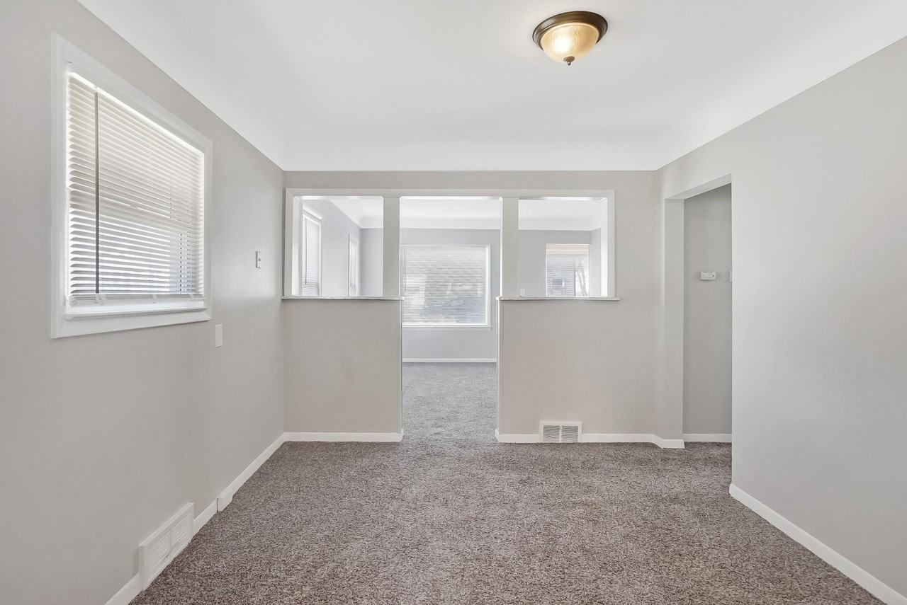 3840 Bart Ave - Photo 4 of 12