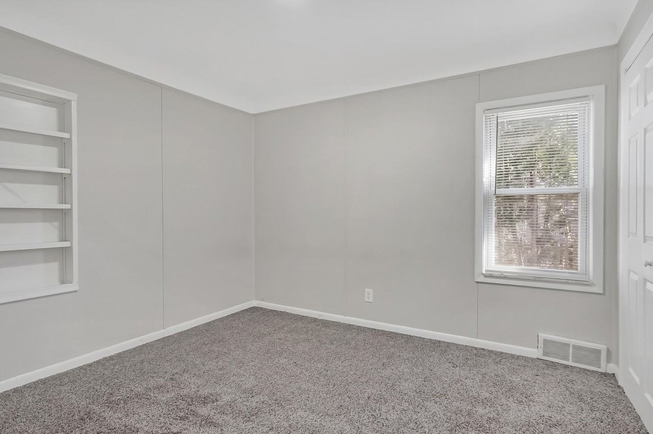 3840 Bart Ave - Photo 7 of 12