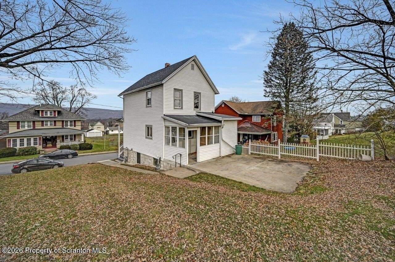 2725 Cedar Ave - Photo 5 of 38