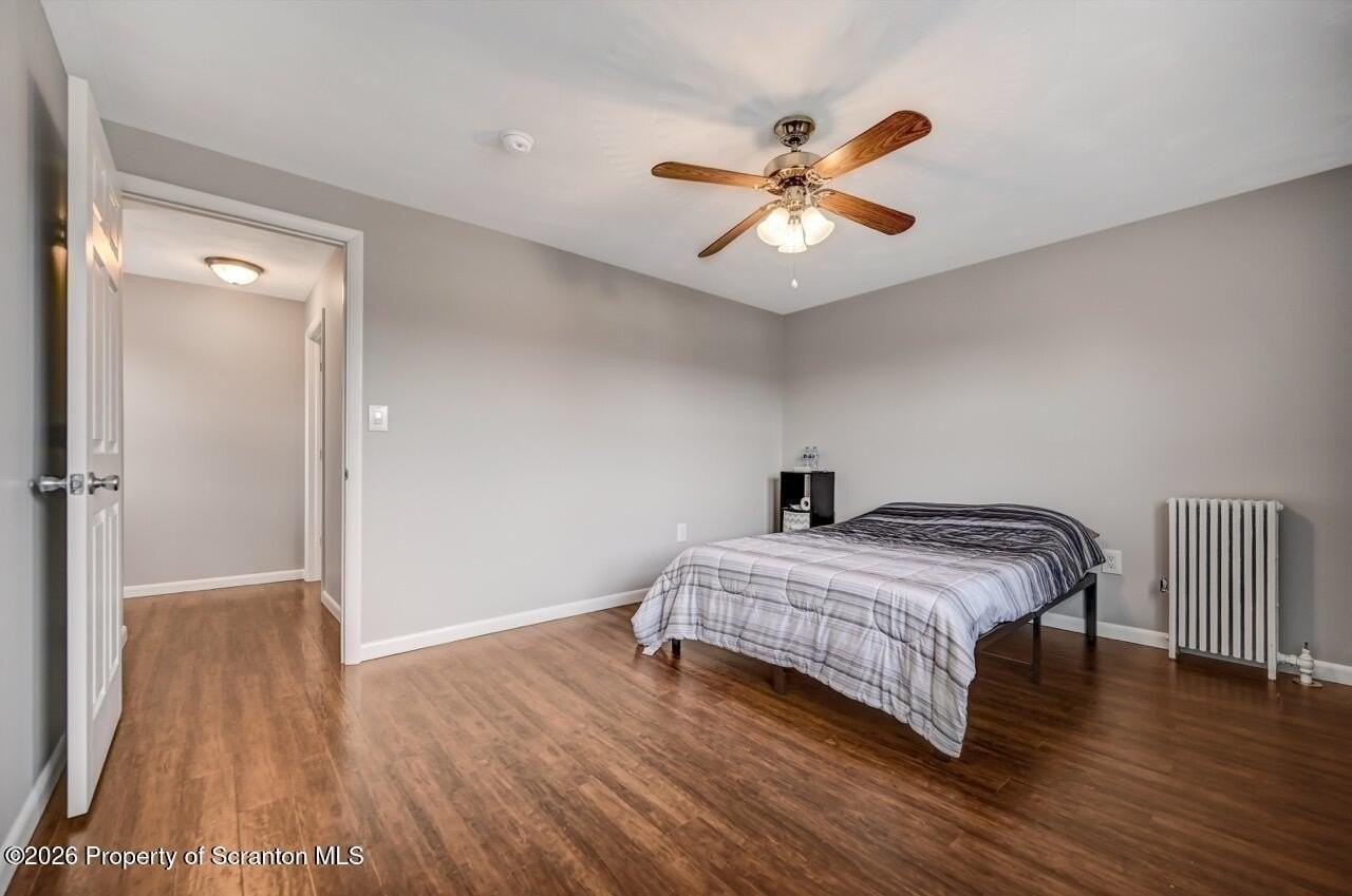 2725 Cedar Ave - Photo 7 of 38