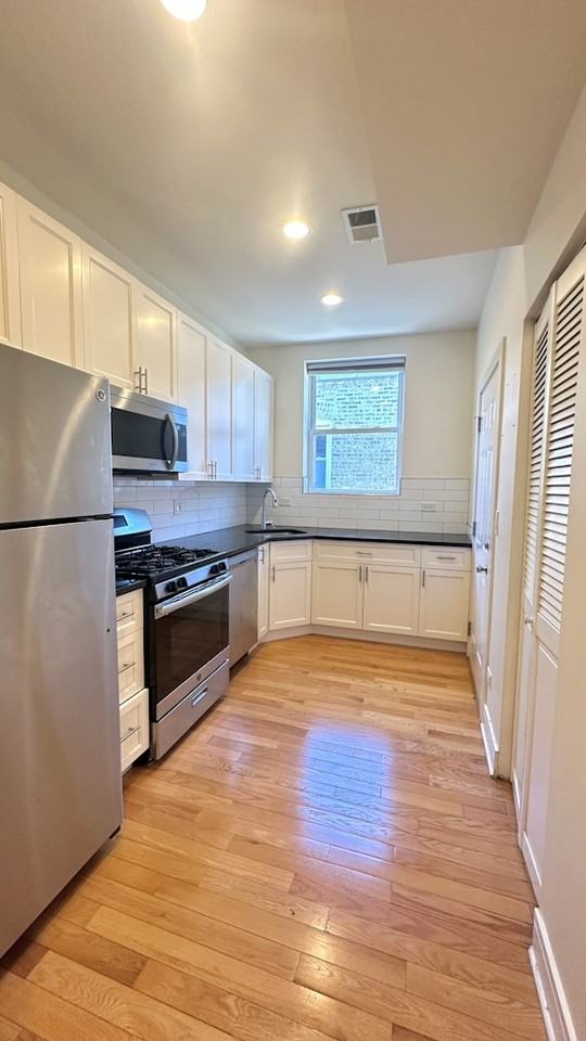 1145 W Lunt Ave #1155-3 - Photo 4 of 7