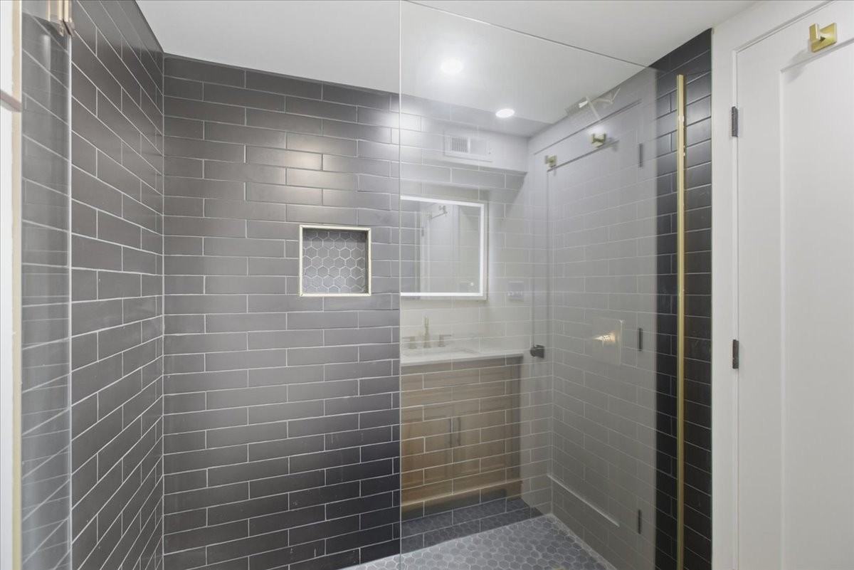 4636 N Hamilton Ave #36-2 - Photo 5 of 12