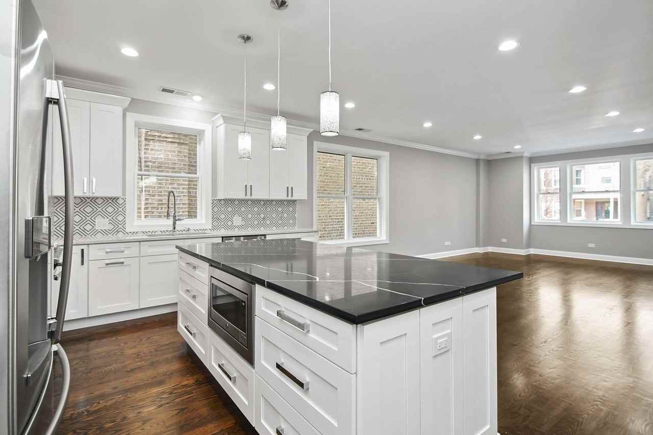 4429 N Kimball Ave #2 - Photo 3 of 25