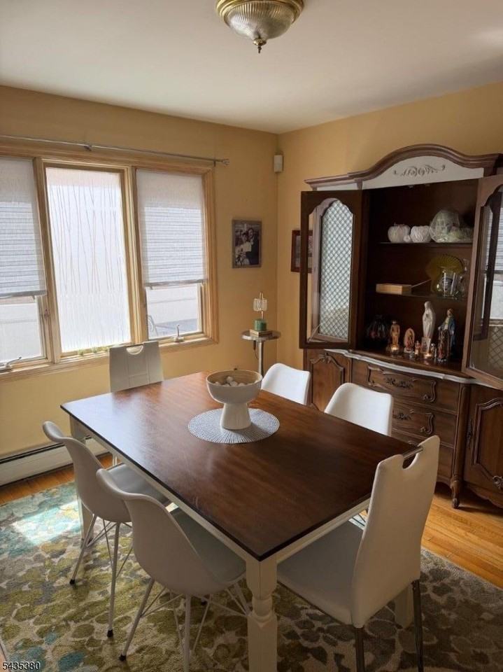 408 7th St #B - Photo 5 of 13