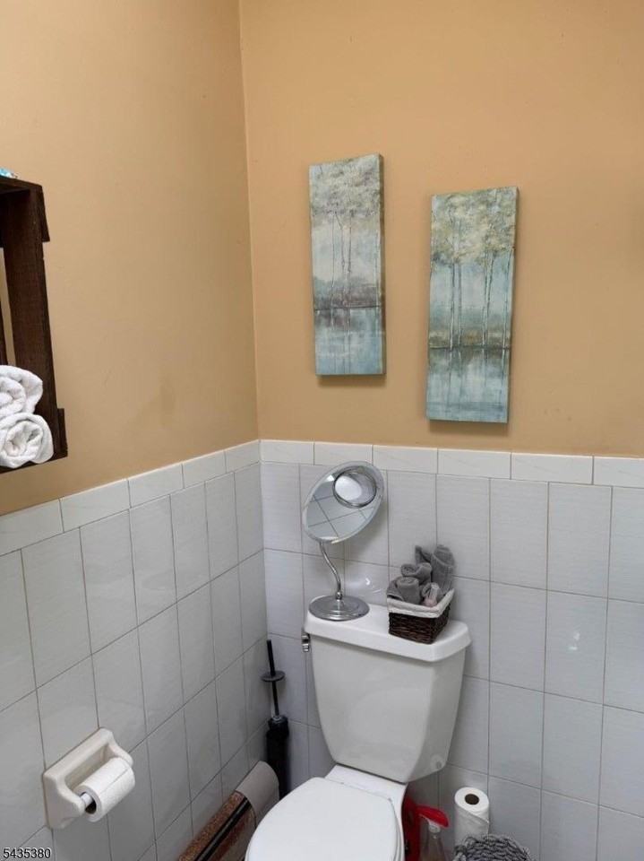 408 7th St #B - Photo 7 of 13