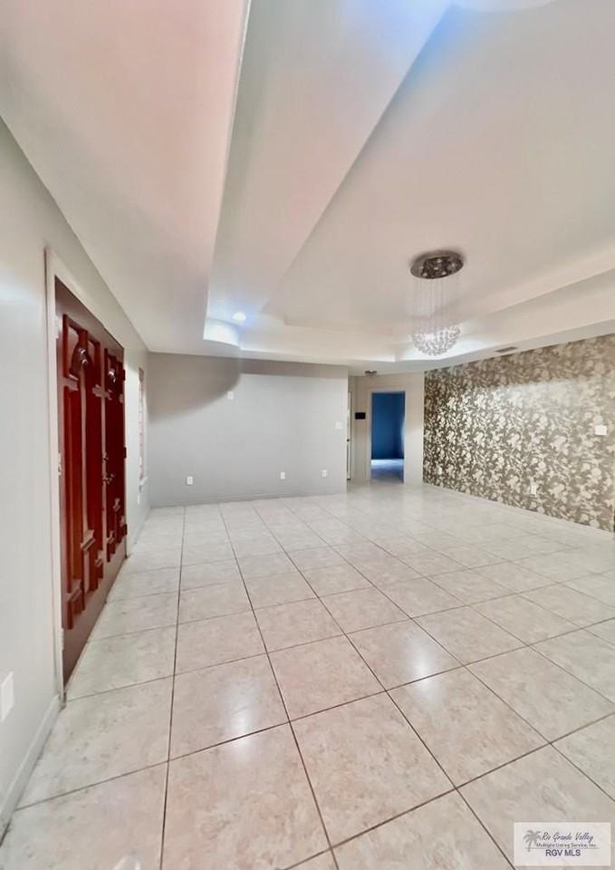 1683 Artemisa Ave - Photo 5 of 30