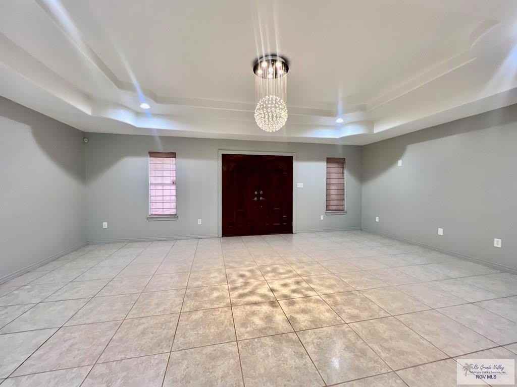 1683 Artemisa Ave - Photo 6 of 30