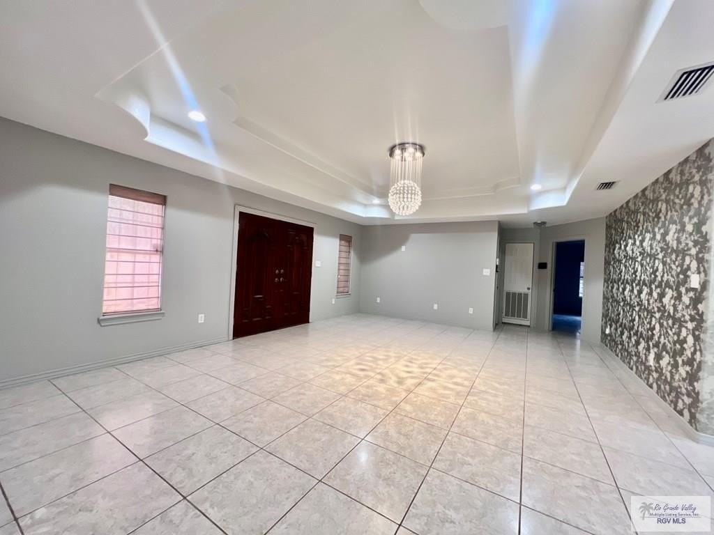 1683 Artemisa Ave - Photo 7 of 30