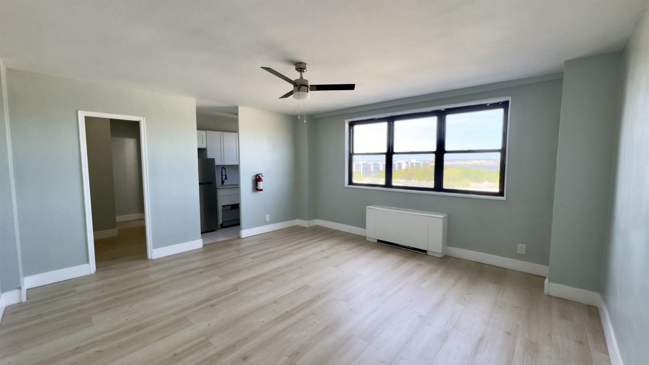 1225 Kennedy Blvd #5C - Photo 4 of 15