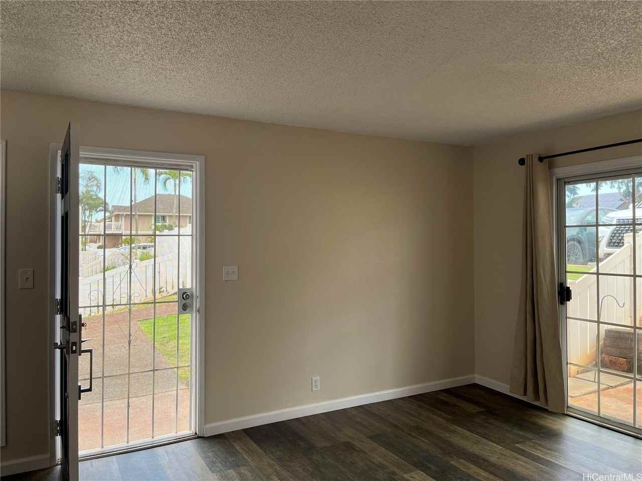 94-102 Wali Pl #H101 - Photo 2 of 13