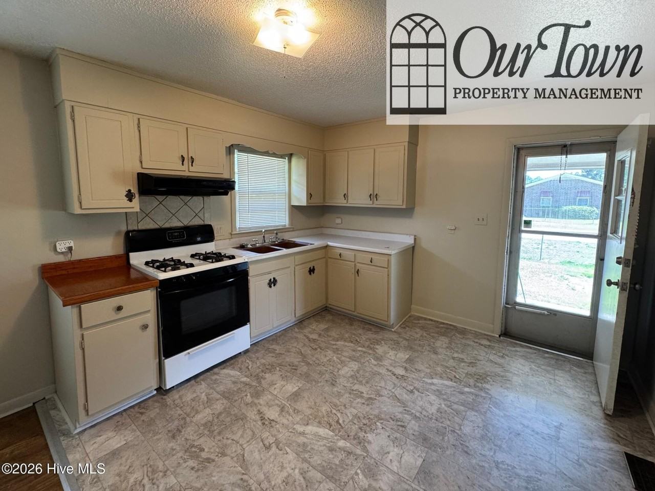 5100 White Oak Loop - Photo 5 of 14