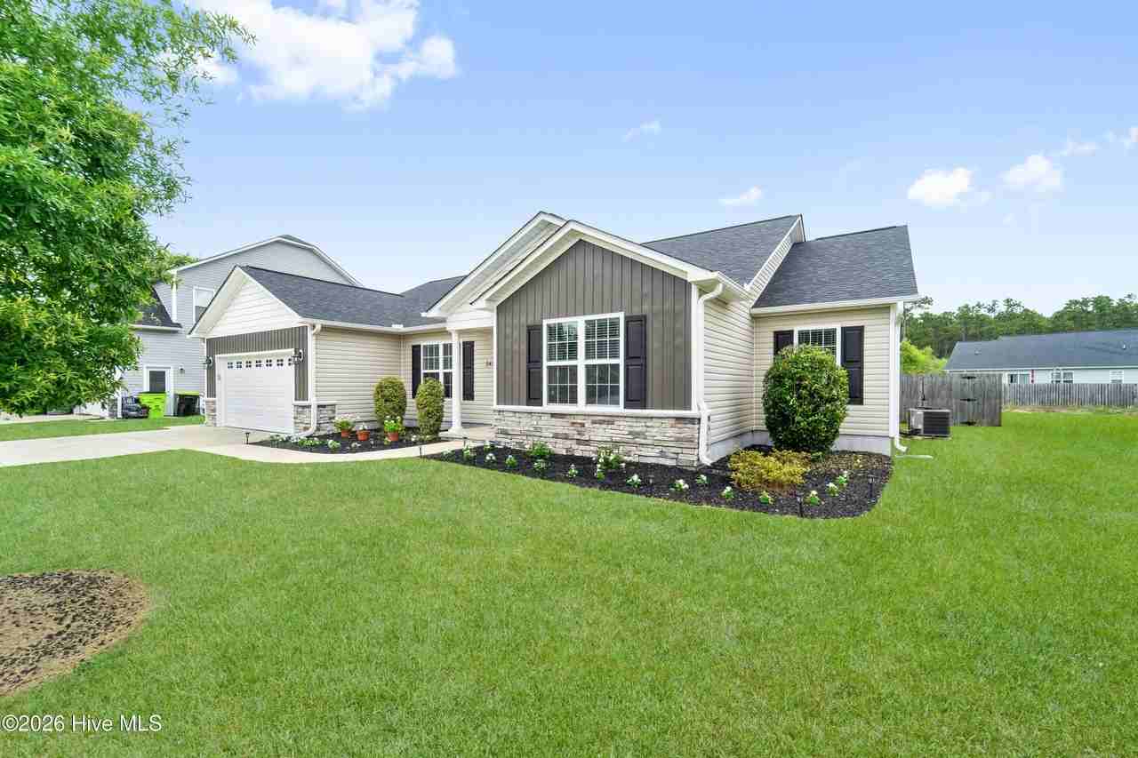 242 Legacy Ln - Photo 3 of 33