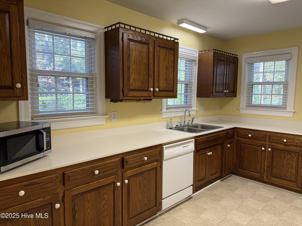 4708 Trent Woods Dr - Photo 7 of 25