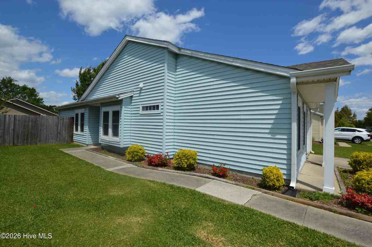 3011 Foxhorn Rd - Photo 2 of 18