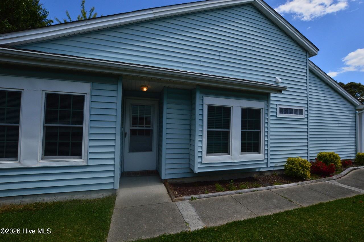 3011 Foxhorn Rd - Photo 3 of 18