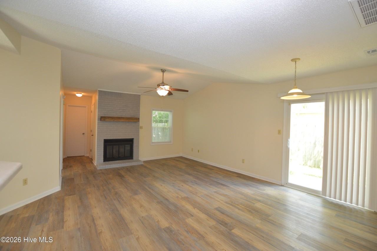 3011 Foxhorn Rd - Photo 4 of 18