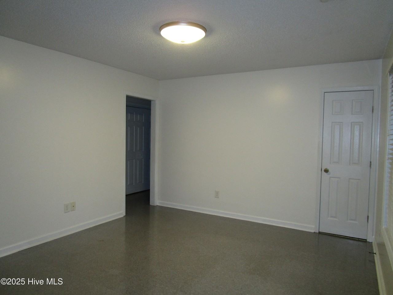 231 Lakewood Dr #A - Photo 2 of 7