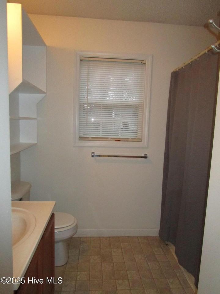 231 Lakewood Dr #A - Photo 4 of 7